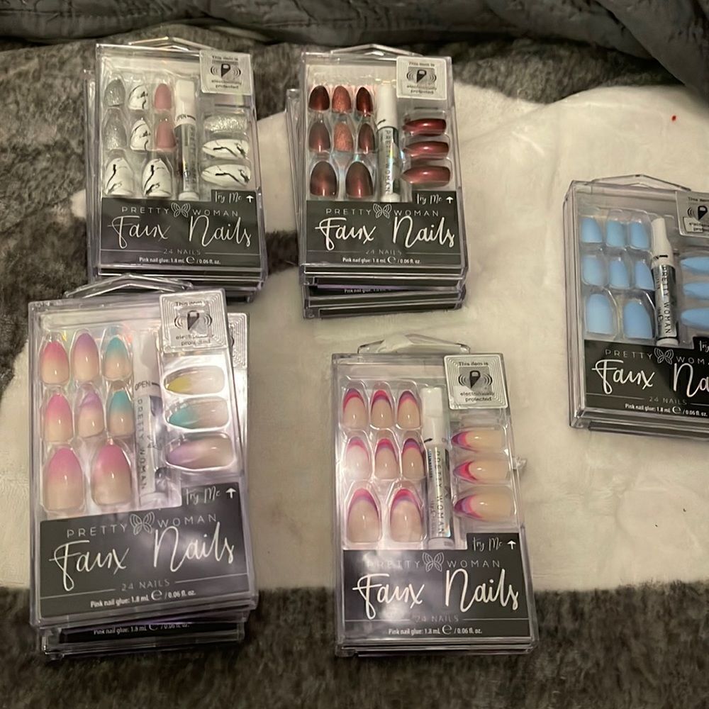 COPY - Lot of 9 pretty woman faux fake nails tips manicure sets